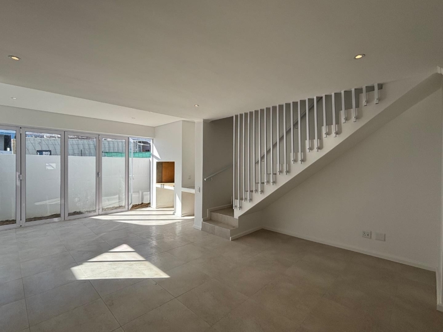 To Let 2 Bedroom Property for Rent in Voliere Estate Western Cape